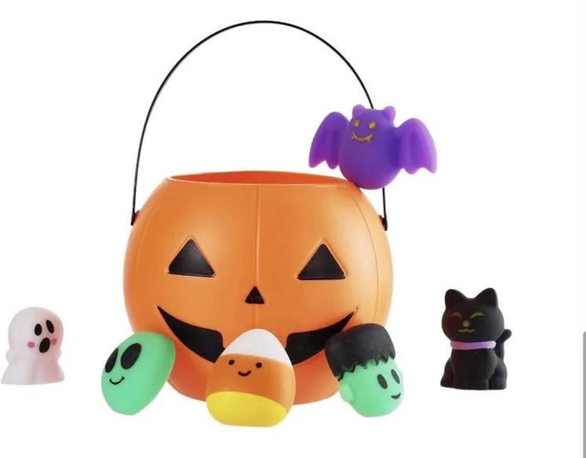 Pumpkin Filled with 18 Halloween Squishies 3+