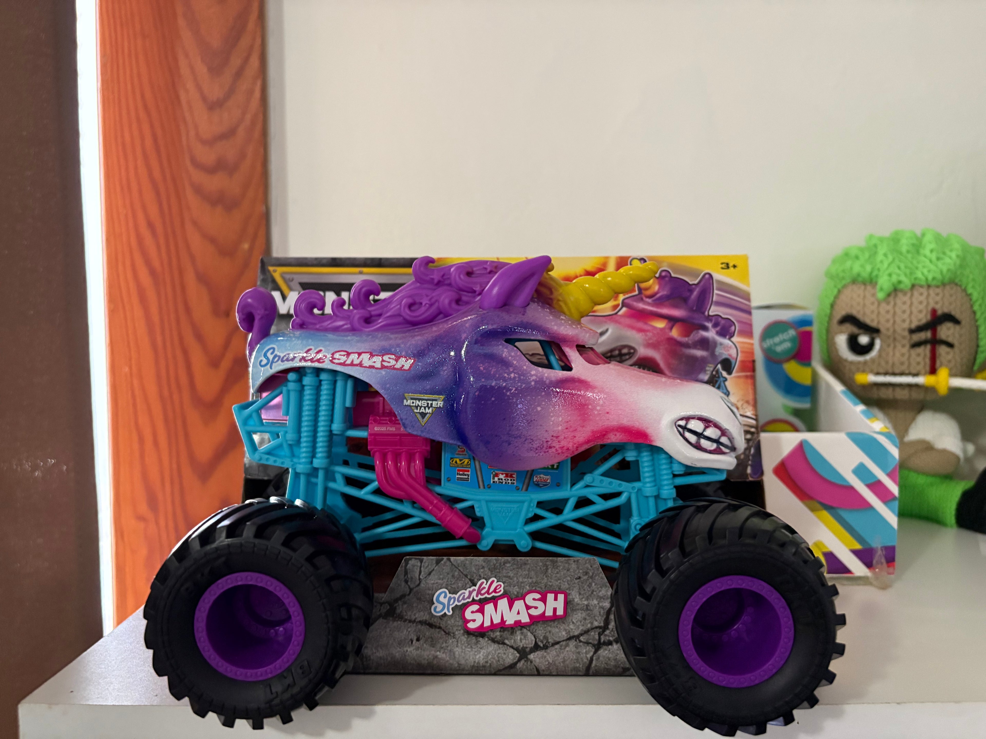 Monster Jam Sparkle Smash Unicorn Truck 1:24 Purple Pink Glitter Toy Truck w/ Big Wheels